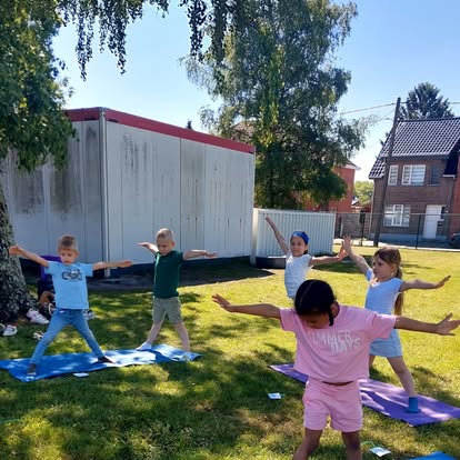 Yoga op locatie bij scholen en bedrijven